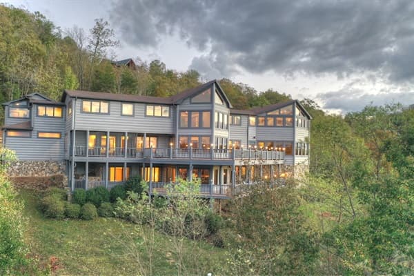 Southern Comfort Cabin Rentals - Luxury Mountain Retreats